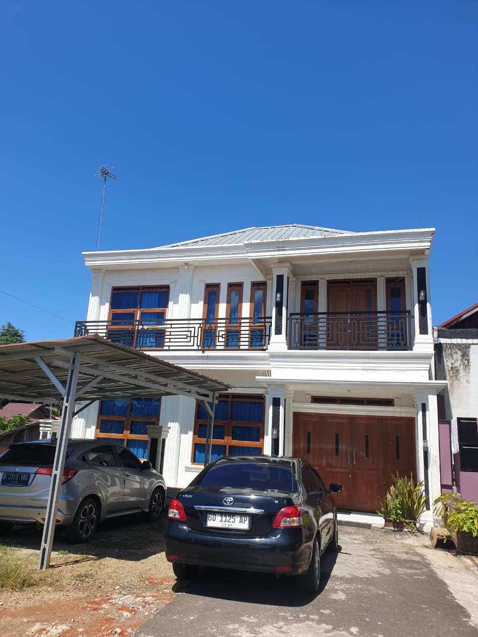 Rumah 2 lantai
