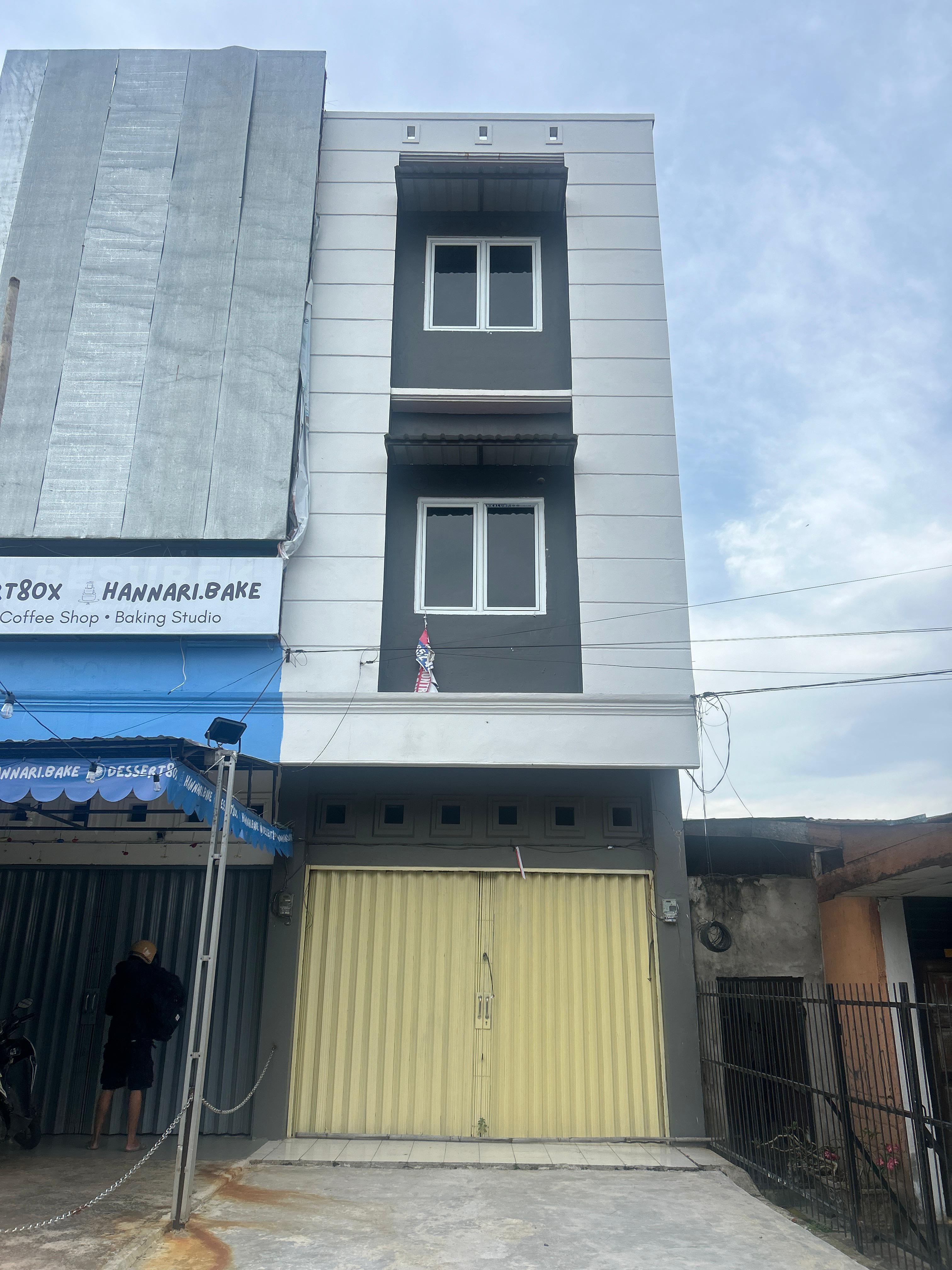 Ruko 1 pintu , 3 lantai